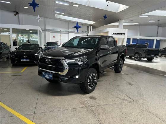 TOYOTA HILUX 2.8 D-4D TURBO DIESEL CD SRX 4X4 AUTOMÁTICO